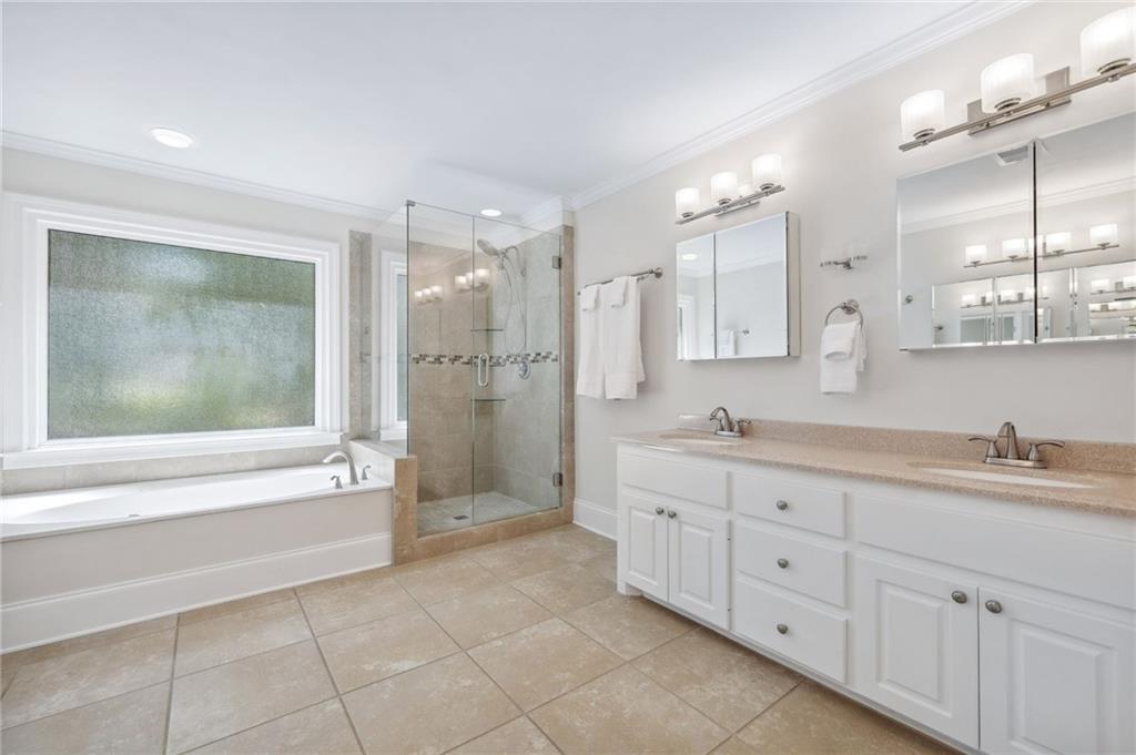 4960 Haydens Walk Drive, Johns Creek, Georgia image 15