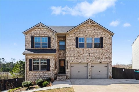 Homes For Sale - 411 Toronto Circle<br/> Hampton, GA 30228