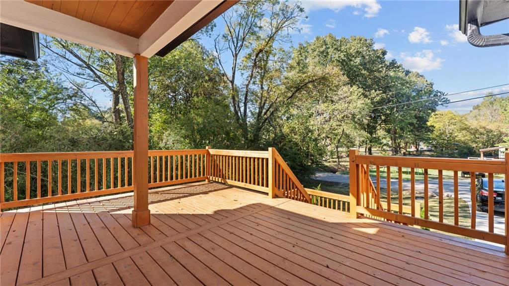 30 East Drive NE