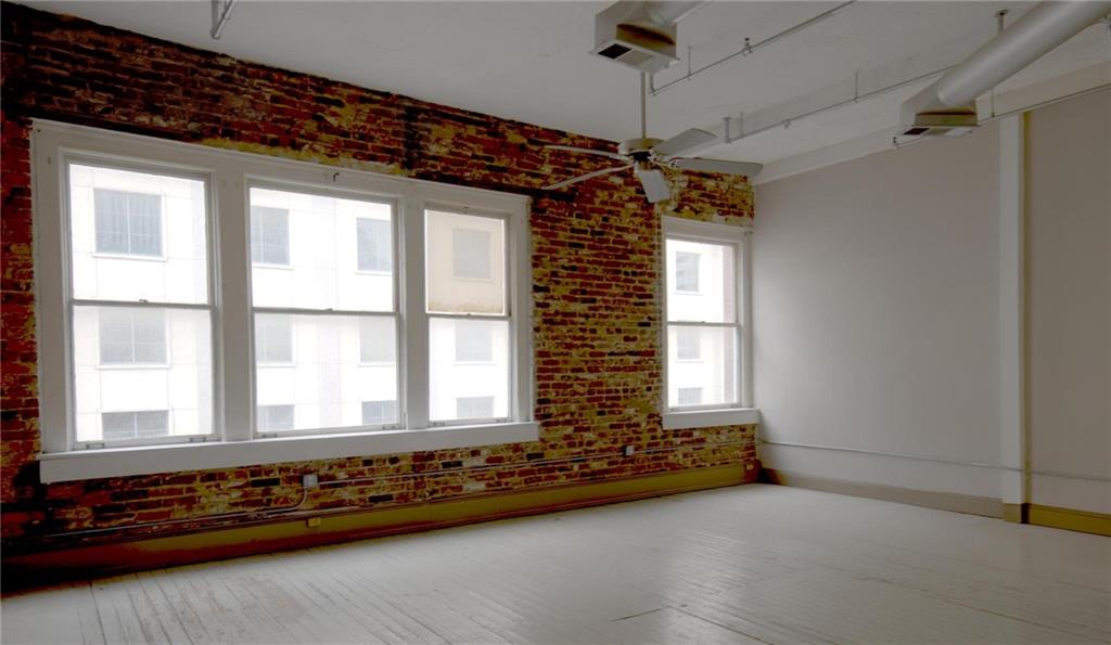 215 Mitchell Street SW 18