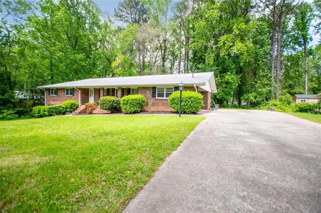 3047 E Anderson Drive, Lithia Springs, Georgia image 9