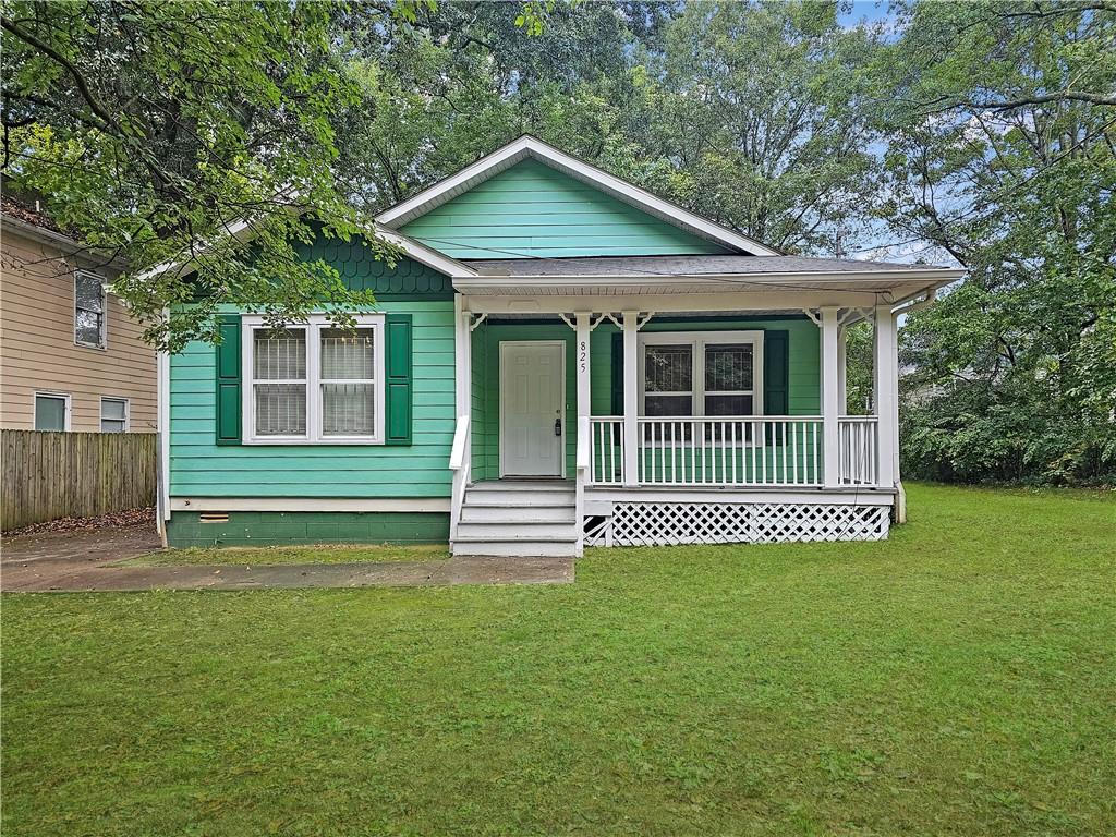 Charming 3-bedroom, 1-bath ranch located on a quiet street in the heart of Atlanta's Pittsburgh neighborhood. Conveniently positioned between I-20 and I-75/85, this home is just minutes from Pittman Park, downtown Atlanta, Hartsfield Airport, and a variety of entertainment and dining options.
Situated on a spacious, level lot with a driveway for off-street parking, this home features a fantastic front porch—ideal for relaxing or enjoying time with friends. Step inside to discover an open-concept layout with luxury laminate flooring, updated kitchen, window blinds, and fresh neutral paint throughout. The large living room, filled with natural light, serves as the centerpiece of the home.
Adjacent to the living room, the generously sized dining room showcases wainscoting and a new chandelier, overlooking the updated kitchen. The kitchen offers granite countertops, ample cabinet space, a subway tile backsplash, and a breakfast bar, with access to a side deck—perfect for grilling.
Down the hall, you'll find three spacious bedrooms, each with large closets and plenty of natural light. The shared bathroom features a white vanity and a tub/shower combo. A laundry area with a full-sized washer and dryer completes this thoughtfully updated home.
Tenants are responsible for all utilities and trash. There is a required monthly Tenant Benefit Program Fee of $64.00. One small pet under 25lbs permitted with $55 monthly pet rent and $375 non-refundable pet admin fee. We are seeking qualified, long-term tenants and perform full tenant screening and background checks. Requirements and applications are online at our website.