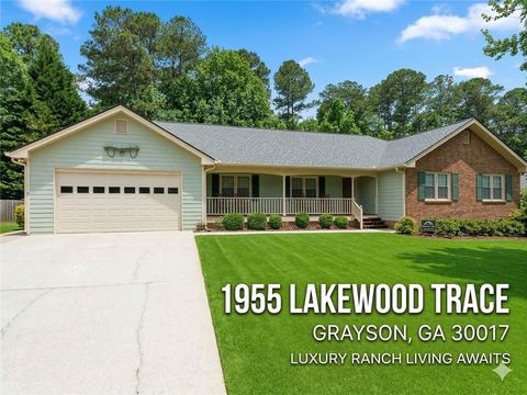 Homes For Sale - 1955 Lakewood Trace<br/> Grayson, GA 30017