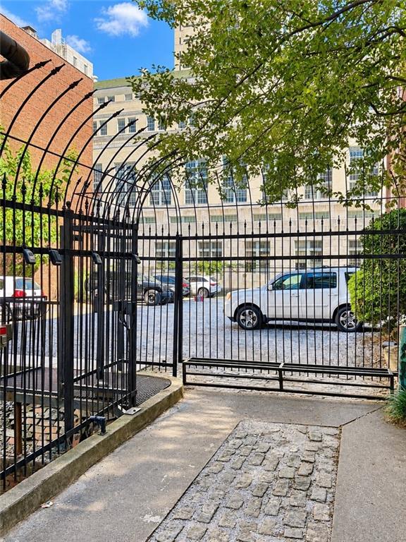 215 Mitchell Street SW 4