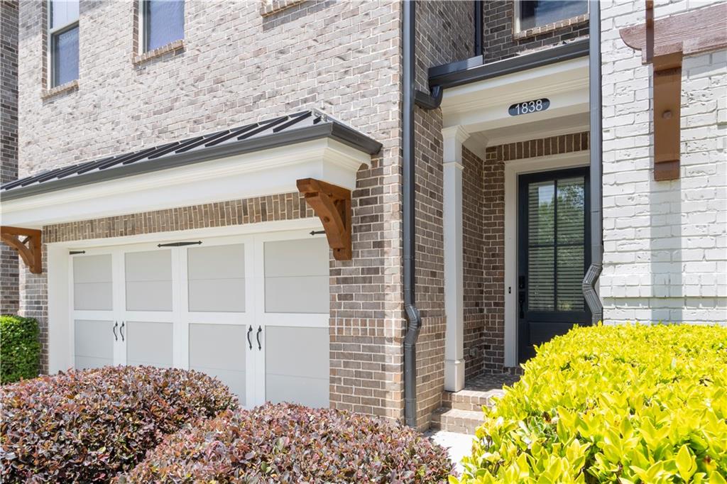 1838 Glenview Park Circle