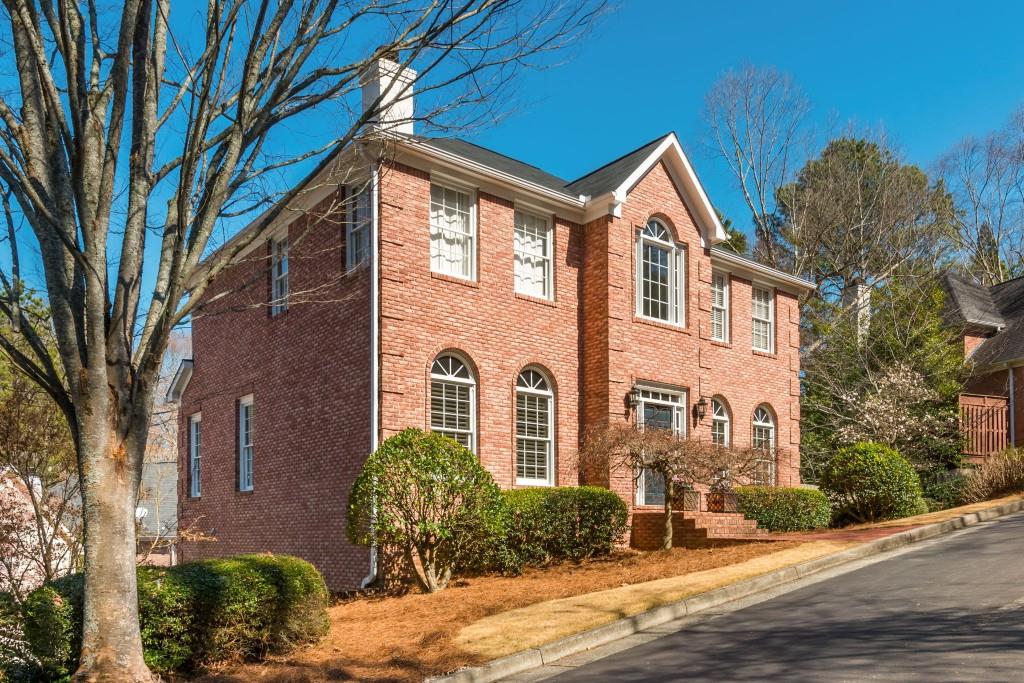 1231 Wildcliff Circle