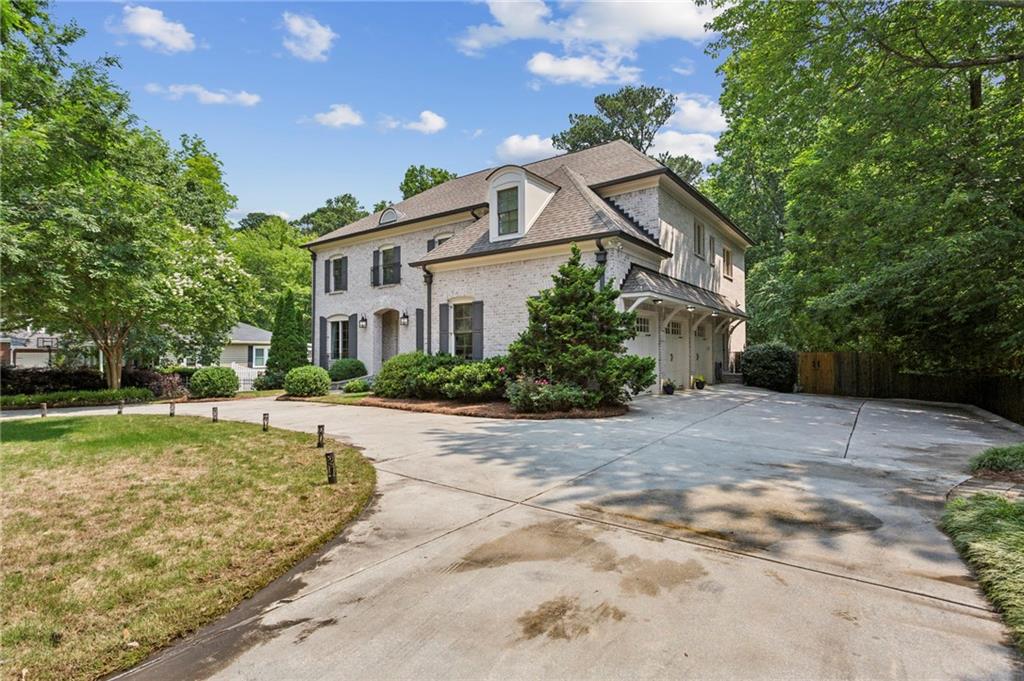 2115 Howell Mill Road NW