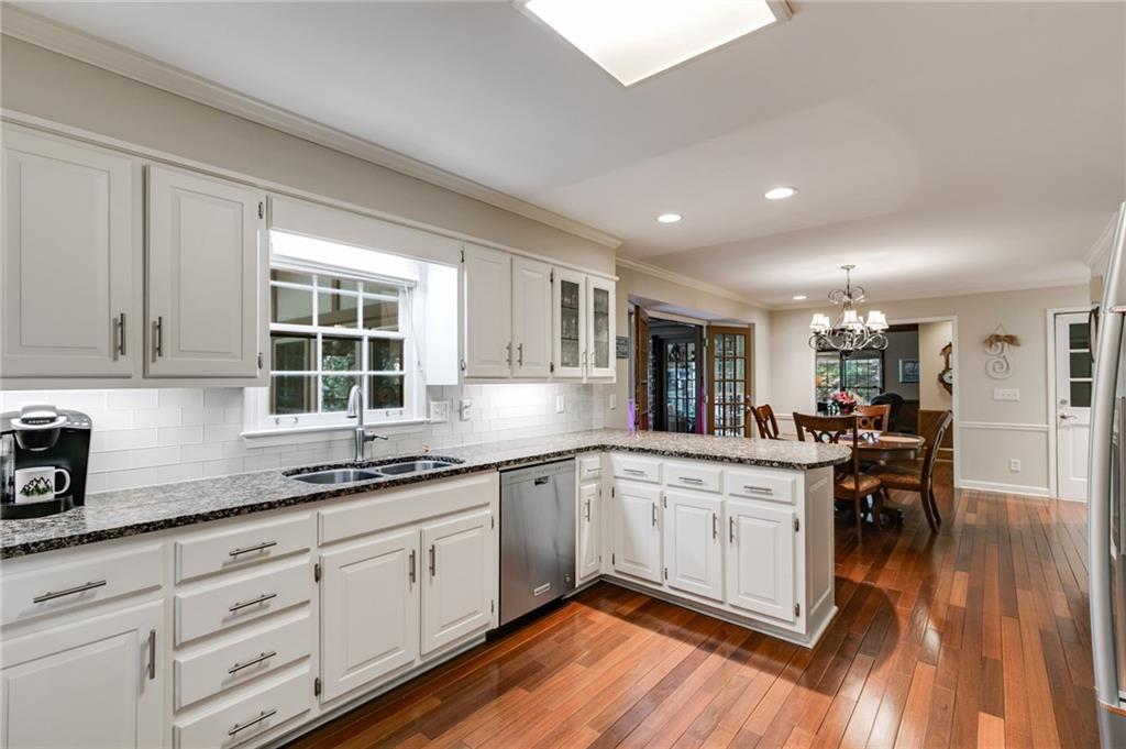 375 Spindle Court, Sandy Springs, Georgia image 7