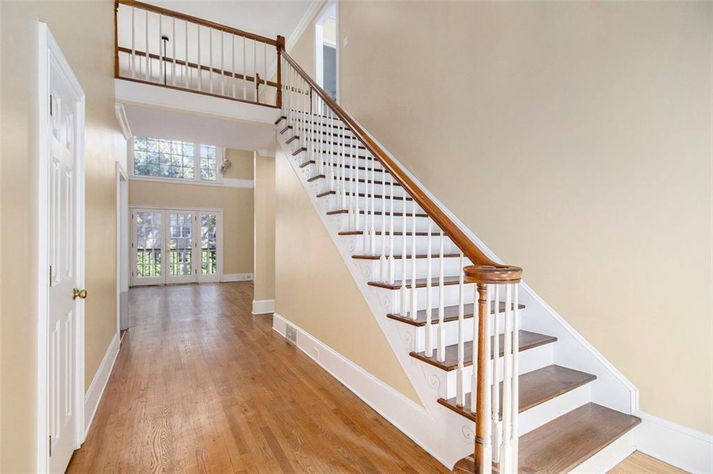 2520 SUMMEROAK Drive
