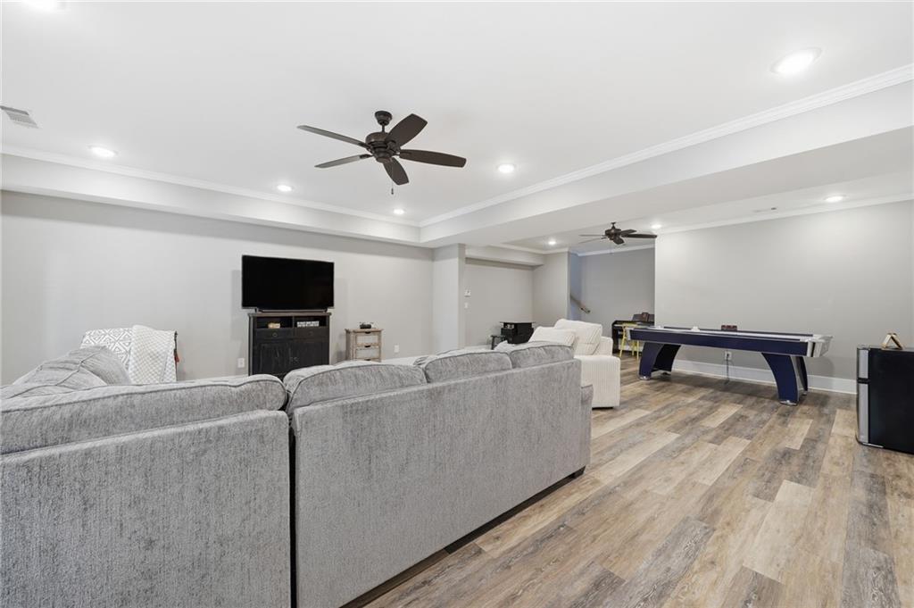 Wilshire Estates - Residential