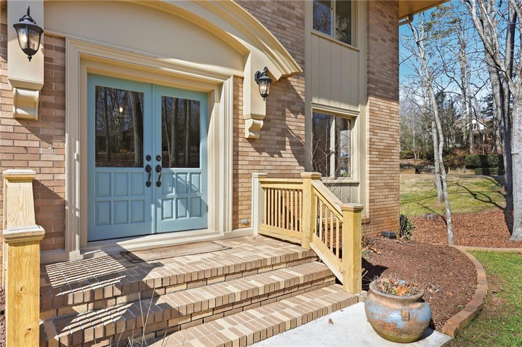 3504 Edgewood Circle