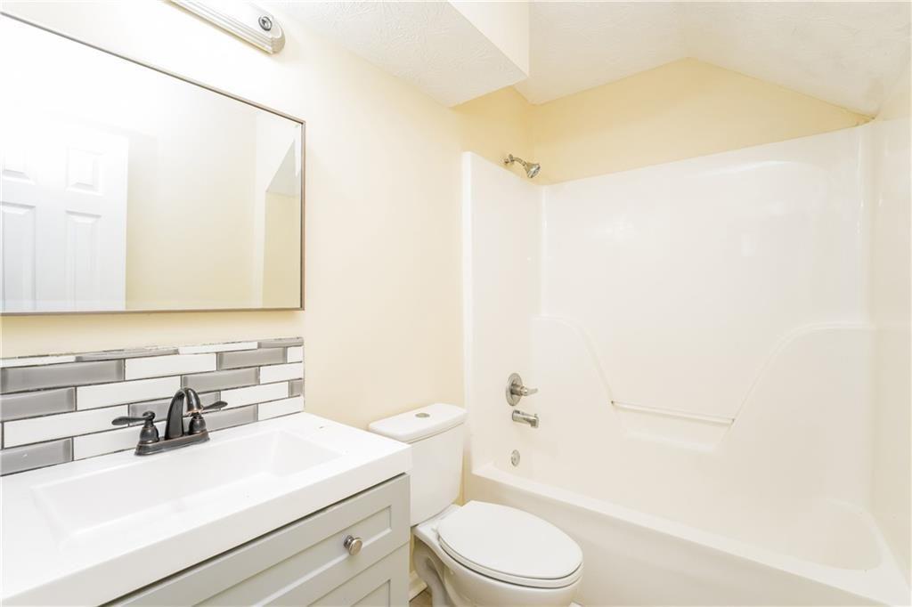 5867 Trent Walk Drive, Lithonia, Georgia image 12