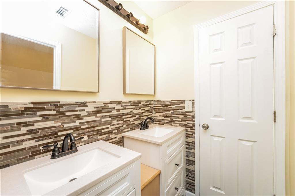 5867 Trent Walk Drive, Lithonia, Georgia image 10