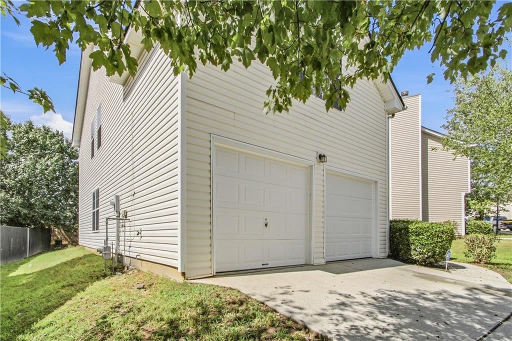 2571 S Hills