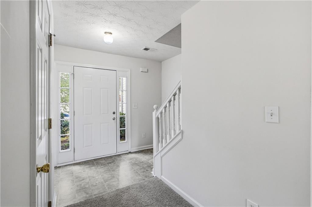 2571 S Hills
