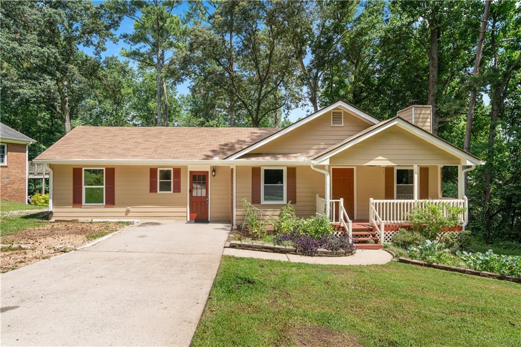 Welcome to 540 Fort Street — a well-maintained 3 bed, 2 bath home with thoughtful updates and a flexible floor plan for a possible 4th bedroom + office. Tucked away at the end of a quiet road, this property offers privacy and convenience just minutes from The Exchange shopping center, Fort Yargo and Hwy 316. Fresh interior/exterior paint, brand new windows (2025), new carpet (July 2025) and a new roof (2025) giving this home peace of mind for years to come.
The kitchen connects to a spacious addition that offers extra storage, bedrooms, mudroom and office. While outside you’ll find a generous storage shed that stays with the home, a walk-in crawl space, and an established garden ready for your green thumb. With a large driveway for ample parking and a prime location close to shopping and major roadways, this home combines comfort, space, and accessibility in a setting you’ll love.