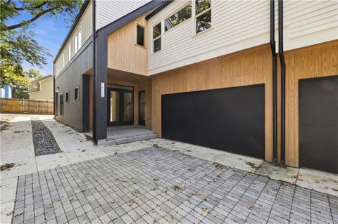 Townhouse For Sale - 1010 Boulevard Se #B<br/> Atlanta, GA 30312