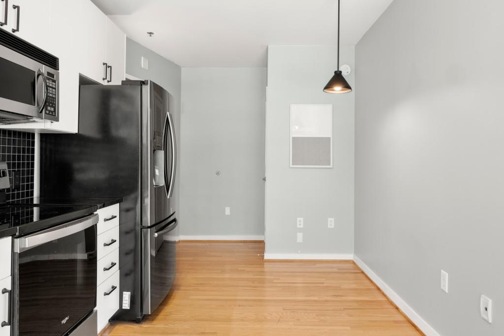 923 Peachtree Street NE 932