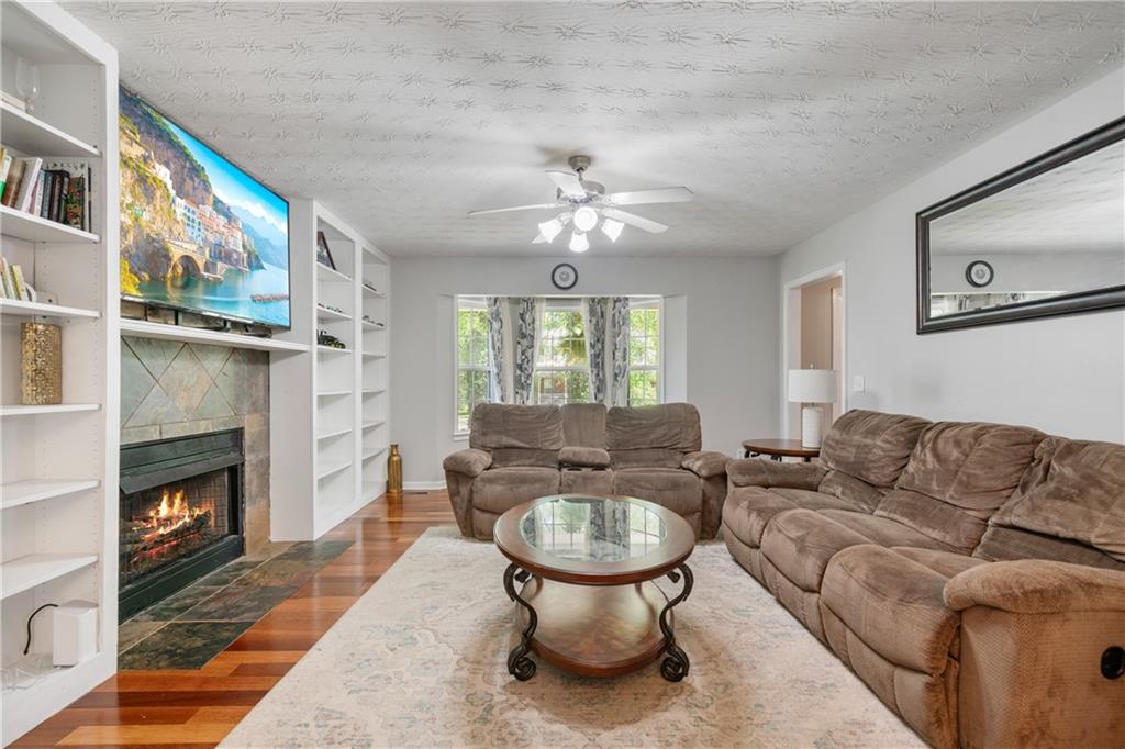 110 Honeysuckle Drive, Calhoun, Georgia image 3