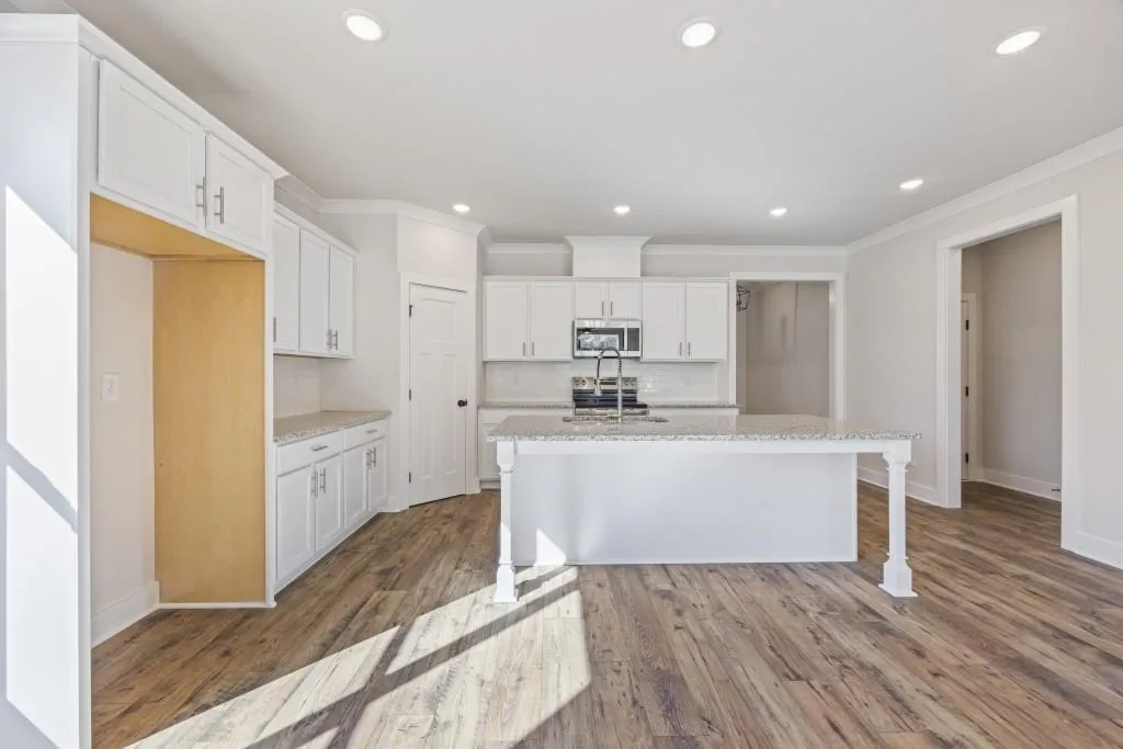 Hartwell, Georgia 30643, United States, 5 Bedrooms Bedrooms, ,4 BathroomsBathrooms,Residential,Active,163232