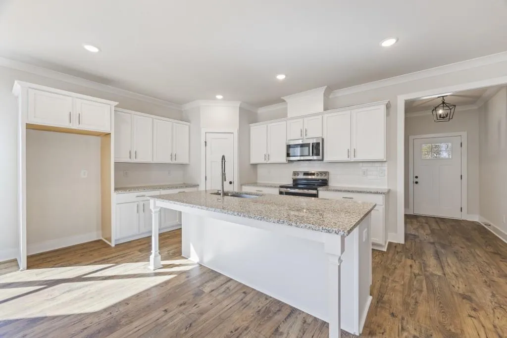 Hartwell, Georgia 30643, United States, 5 Bedrooms Bedrooms, ,4 BathroomsBathrooms,Residential,Active,163232