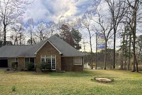 Homes For Sale - 2161 Lakeway Drive<br/> Dacula, GA 30019