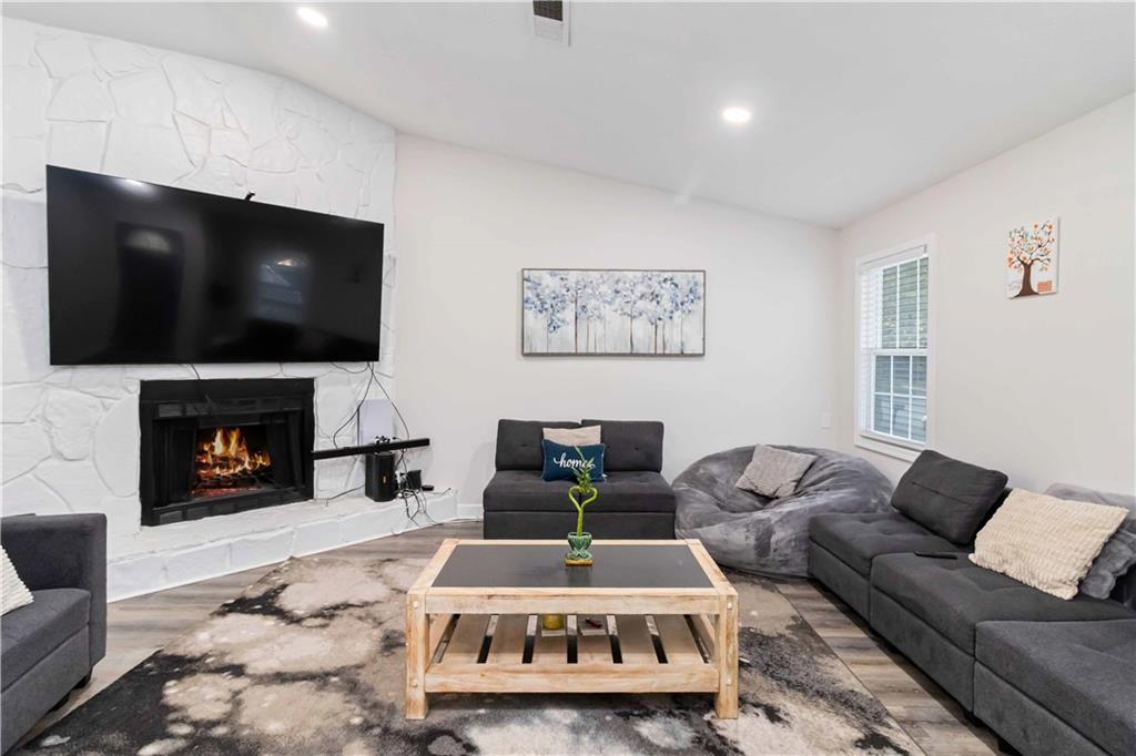 874 Fox Valley Drive