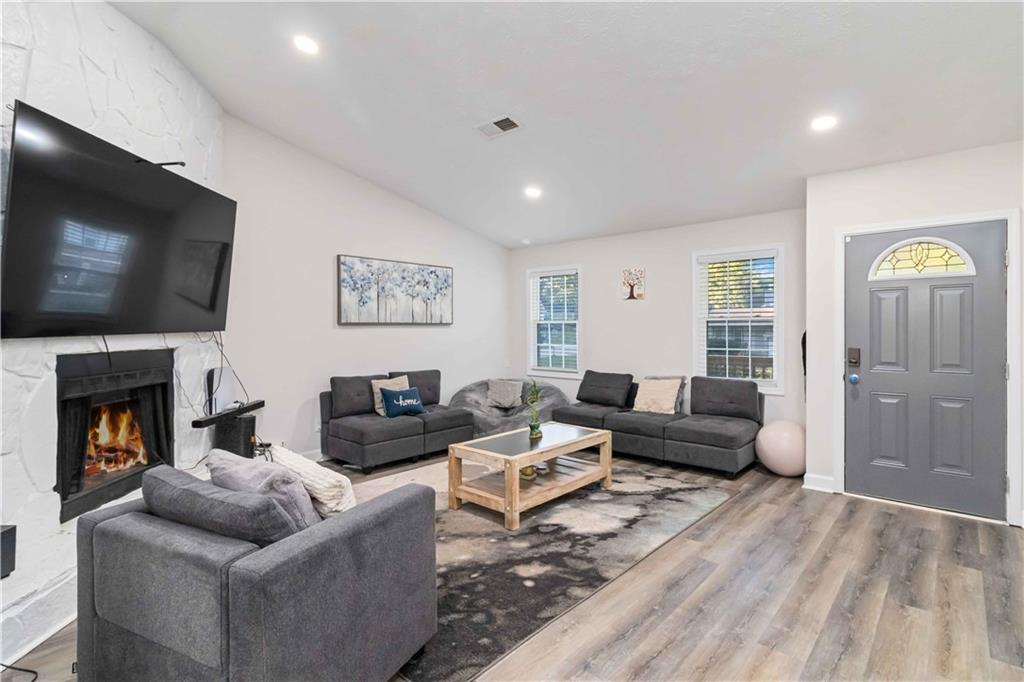 874 Fox Valley Drive