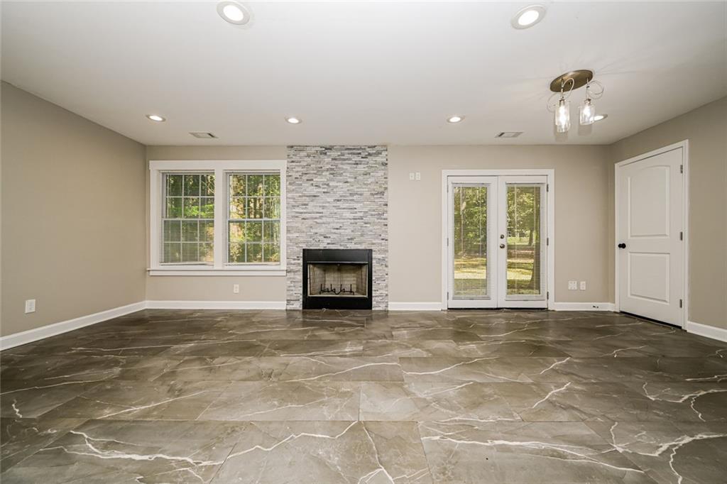 COUNTRY WOODS - Residential
