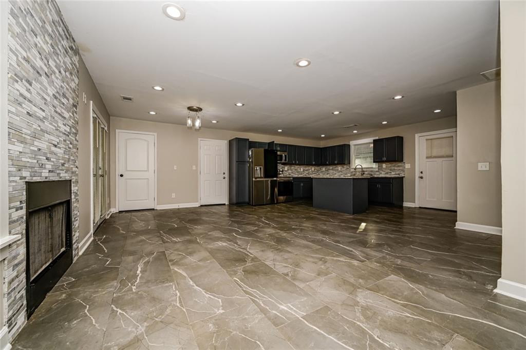 COUNTRY WOODS - Residential