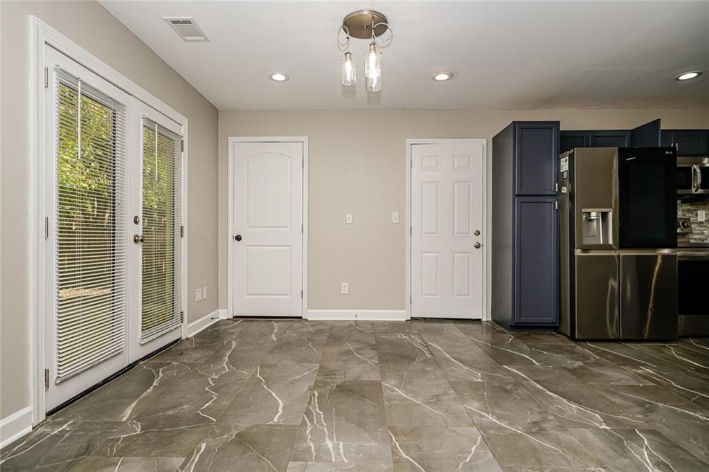 COUNTRY WOODS - Residential
