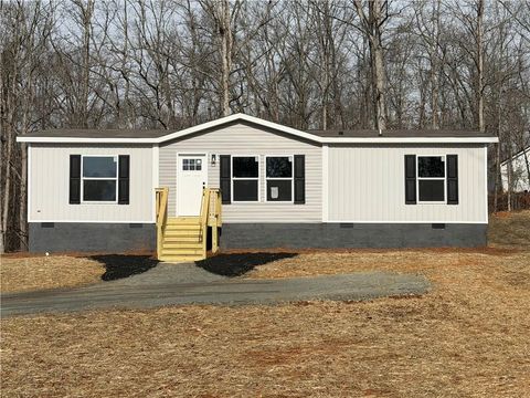 Homes For Sale - 714 Nails Creek Crossing<br/> Franklin County, Royston, GA 30662