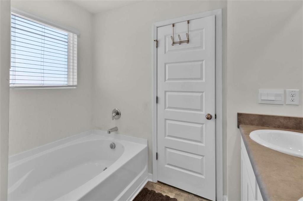 1054 Mackets Court, Atlanta, Georgia image 24