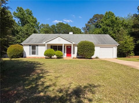 Homes For Sale - 182 Livingston Lane<br/> Covington, GA 30016
