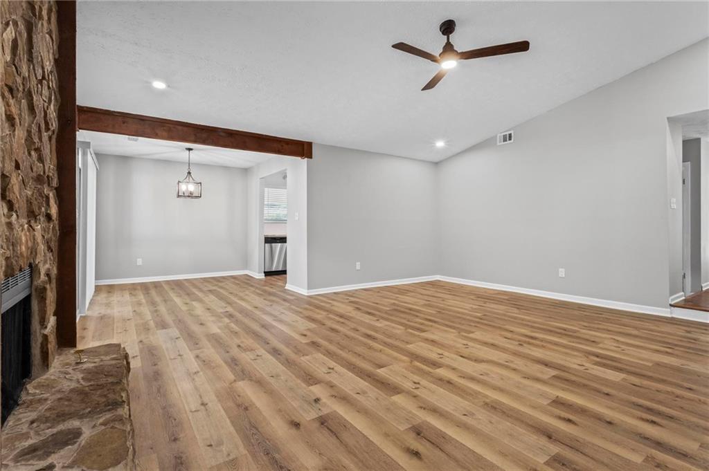 1360 Terramont Drive, Roswell, Georgia image 8