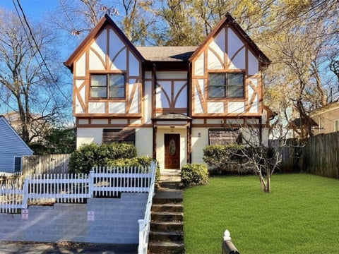Homes For Sale - 1079 Tumlin Street<br/> Atlanta, GA 30318