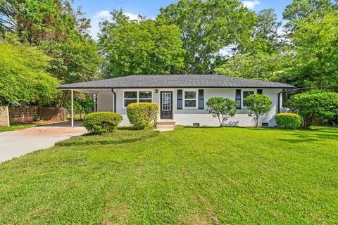 Homes For Sale - 3374 Spring Drive<br/> Atlanta, GA 30360