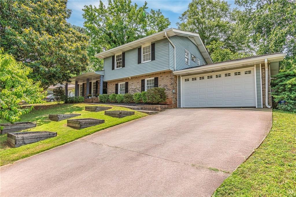 2146 Chevy Chase Lane