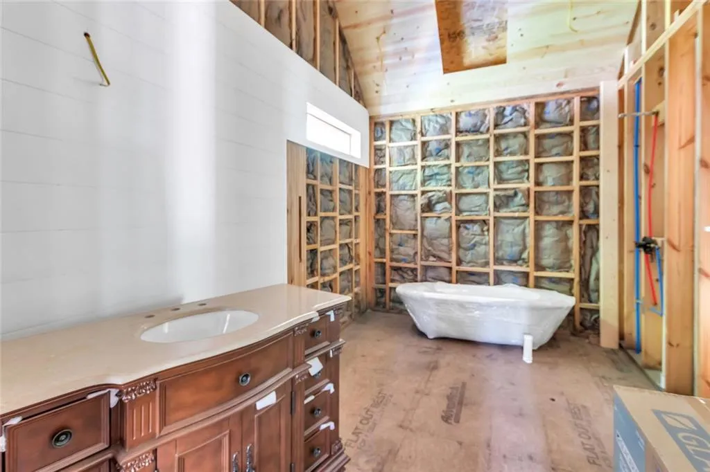 Rabun Gap, Georgia 30568, United States, 3 Bedrooms Bedrooms, ,3 BathroomsBathrooms,Residential,Active,165901