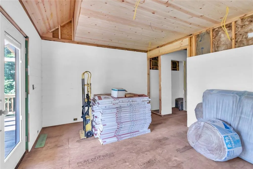 Rabun Gap, Georgia 30568, United States, 3 Bedrooms Bedrooms, ,3 BathroomsBathrooms,Residential,Active,165901