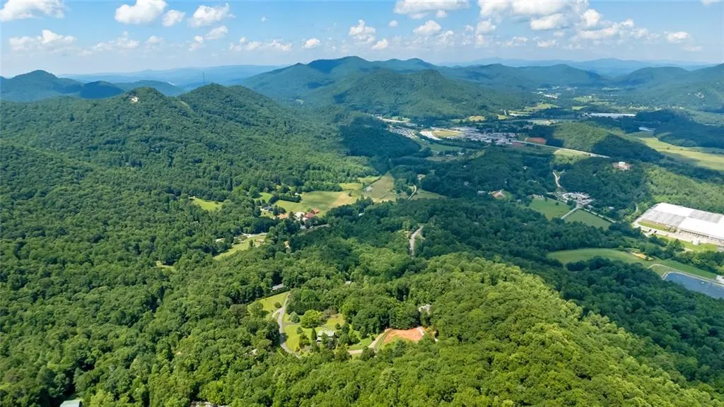 Rabun Gap, Georgia 30568, United States, 3 Bedrooms Bedrooms, ,3 BathroomsBathrooms,Residential,Active,165901