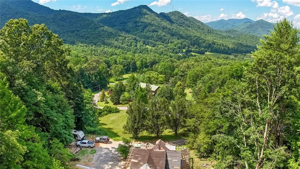 Rabun Gap, Georgia 30568, United States, 3 Bedrooms Bedrooms, ,3 BathroomsBathrooms,Residential,Active,165901