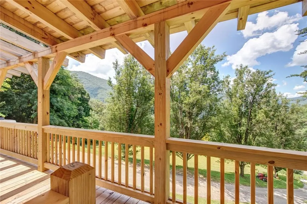 Rabun Gap, Georgia 30568, United States, 3 Bedrooms Bedrooms, ,3 BathroomsBathrooms,Residential,Active,165901