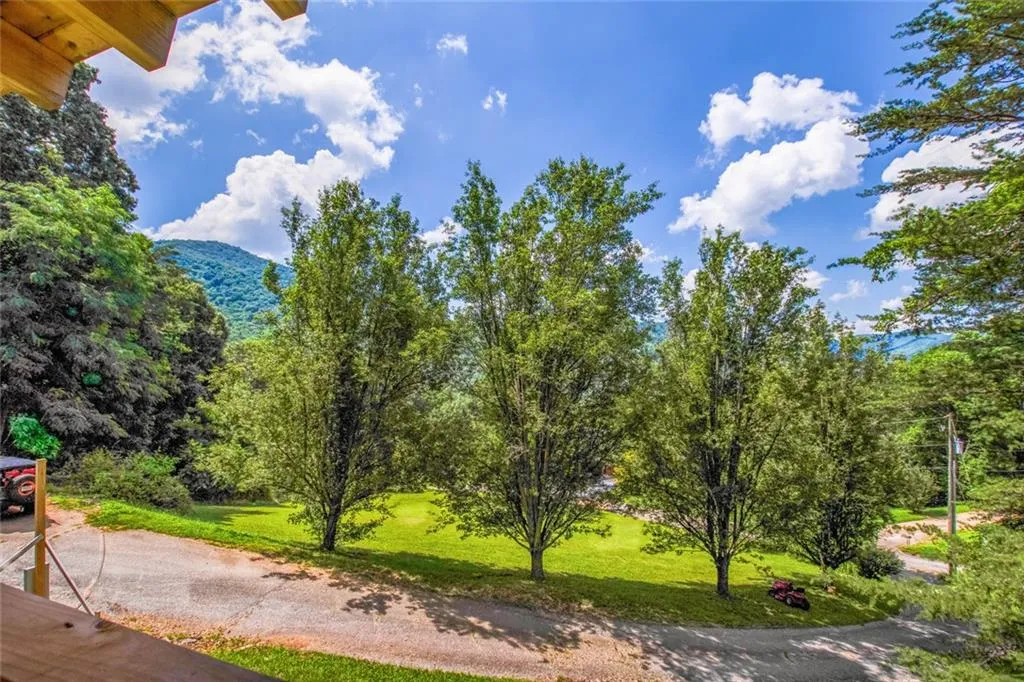 Rabun Gap, Georgia 30568, United States, 3 Bedrooms Bedrooms, ,3 BathroomsBathrooms,Residential,Active,165901