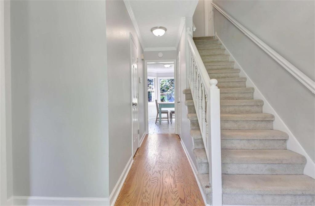 250 E Crestwood Road E