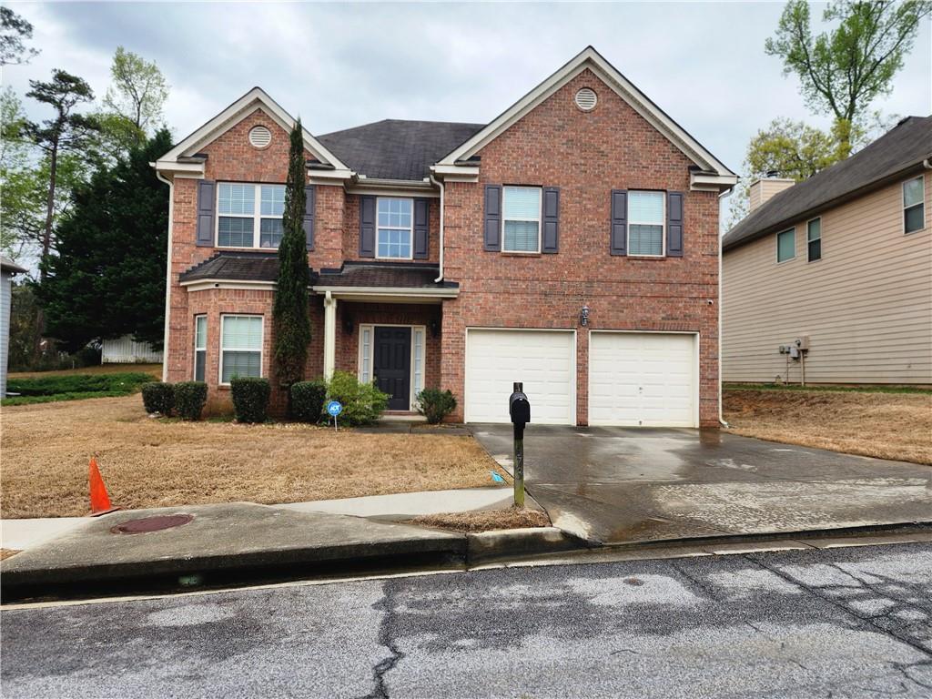 Well maintained 4bed/2.5bath home. No showings until 3/31/23. Everything you need to eat, shop, enjoy is on Hwy 41 but far enough away to have your own oasis with your neighbors.