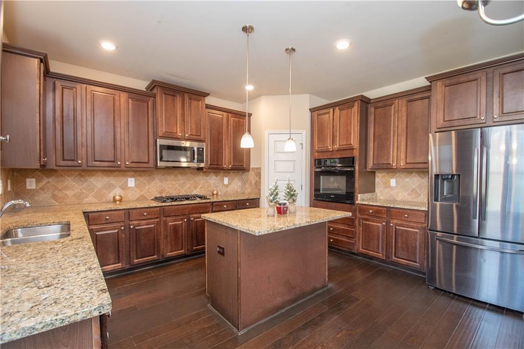 630 Oakville Trail