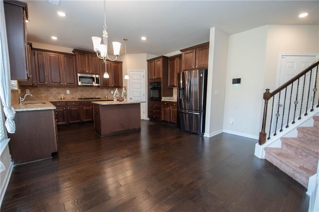 630 Oakville Trail