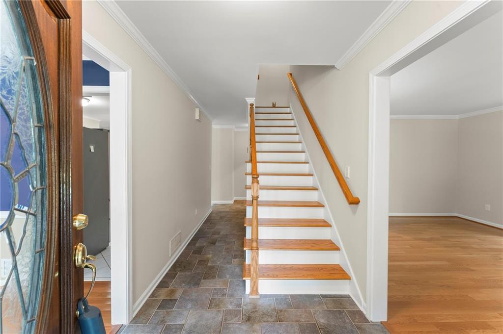 1655 Oak Crest Court