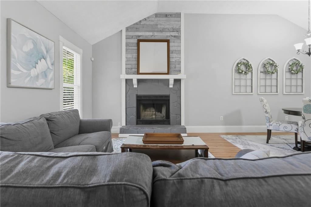 5627 Pinedale Circle